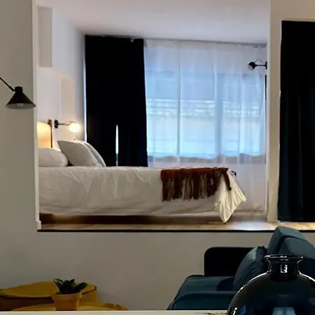 En Urzaiz, Apartment *